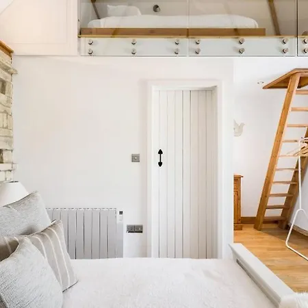 The Dovecote - Collins Farm Bristol