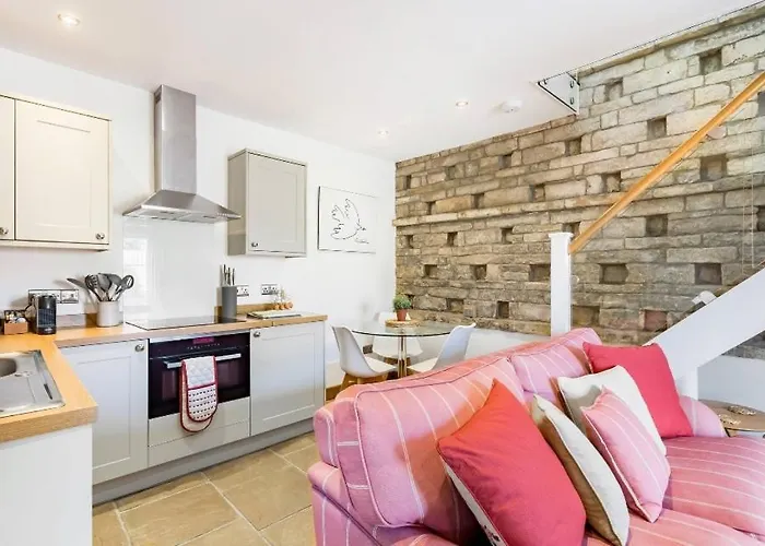 The Dovecote - Collins Farm *